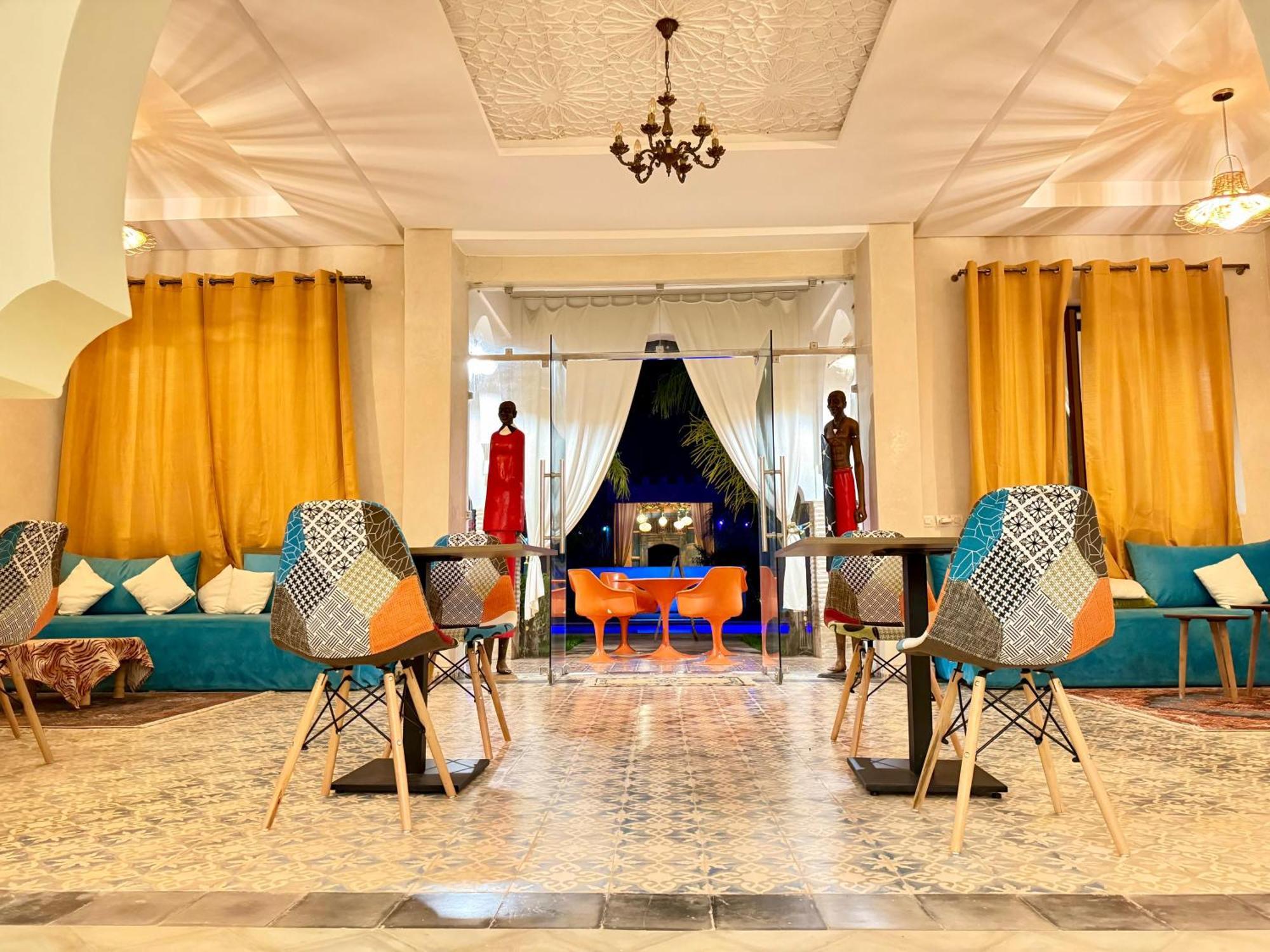 Riad Safran Ralya Bellouk Luaran gambar