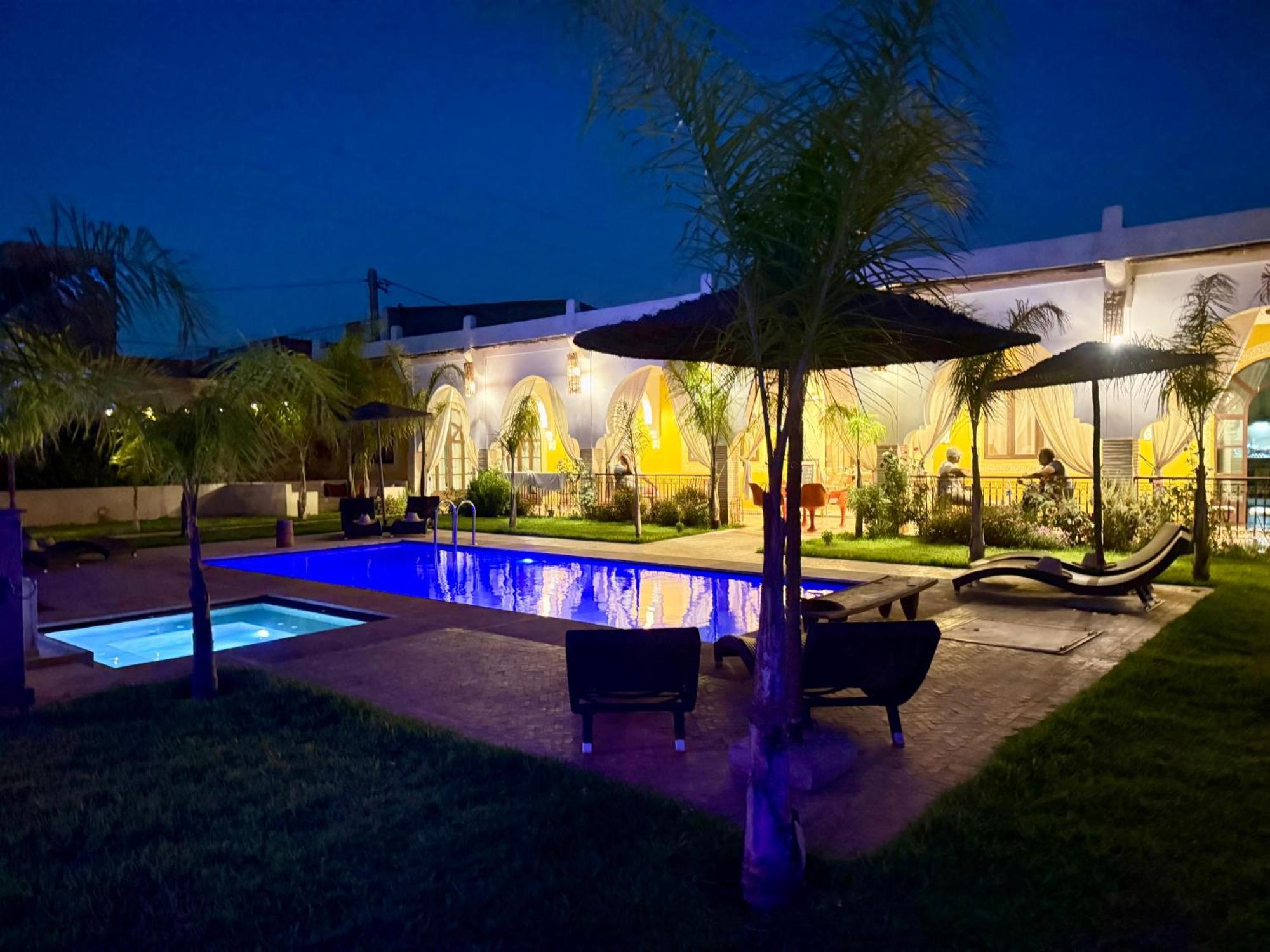 Riad Safran Ralya Bellouk Luaran gambar