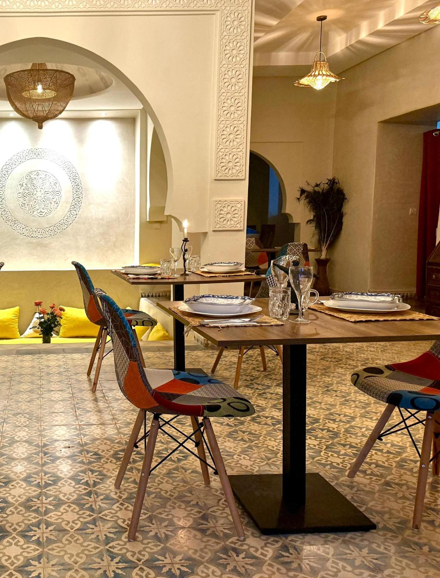 Riad Safran Ralya Bellouk Luaran gambar
