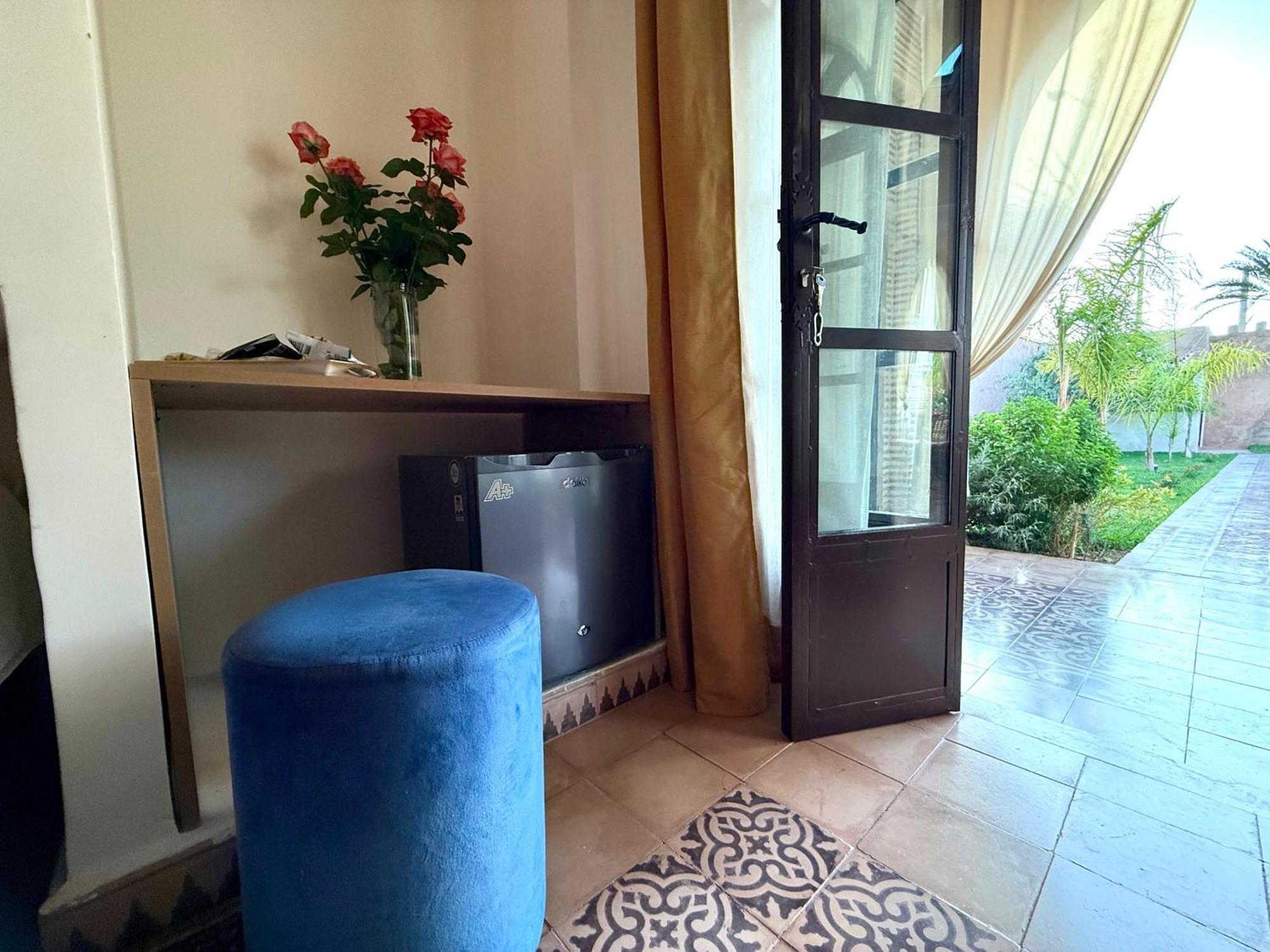 Riad Safran Ralya Bellouk Luaran gambar