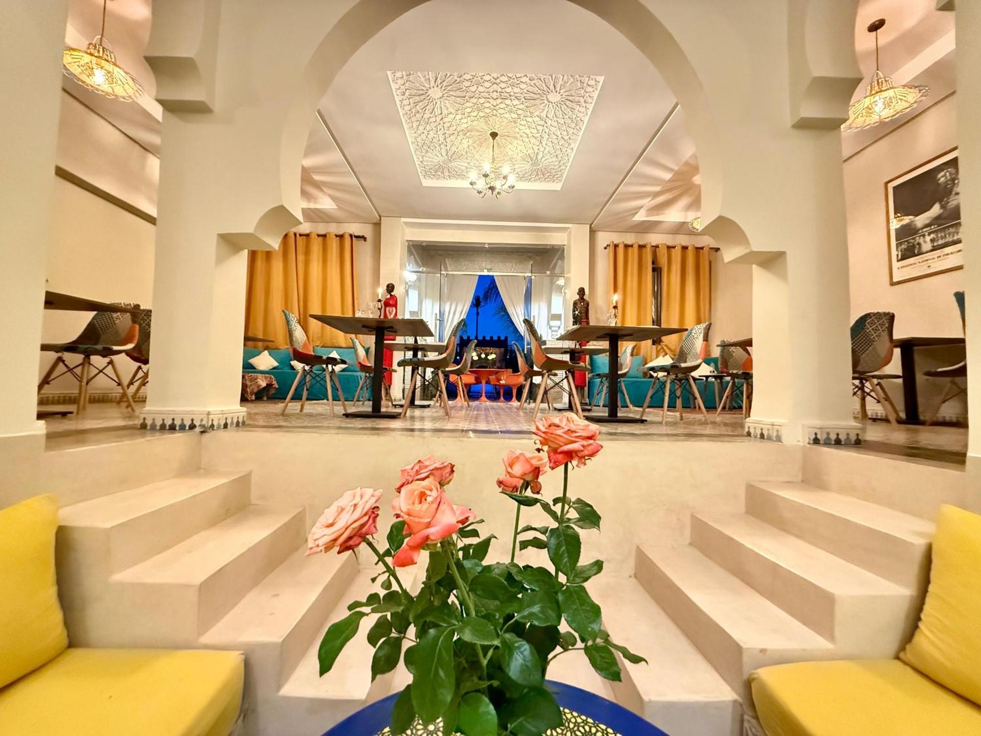 Riad Safran Ralya Bellouk Luaran gambar