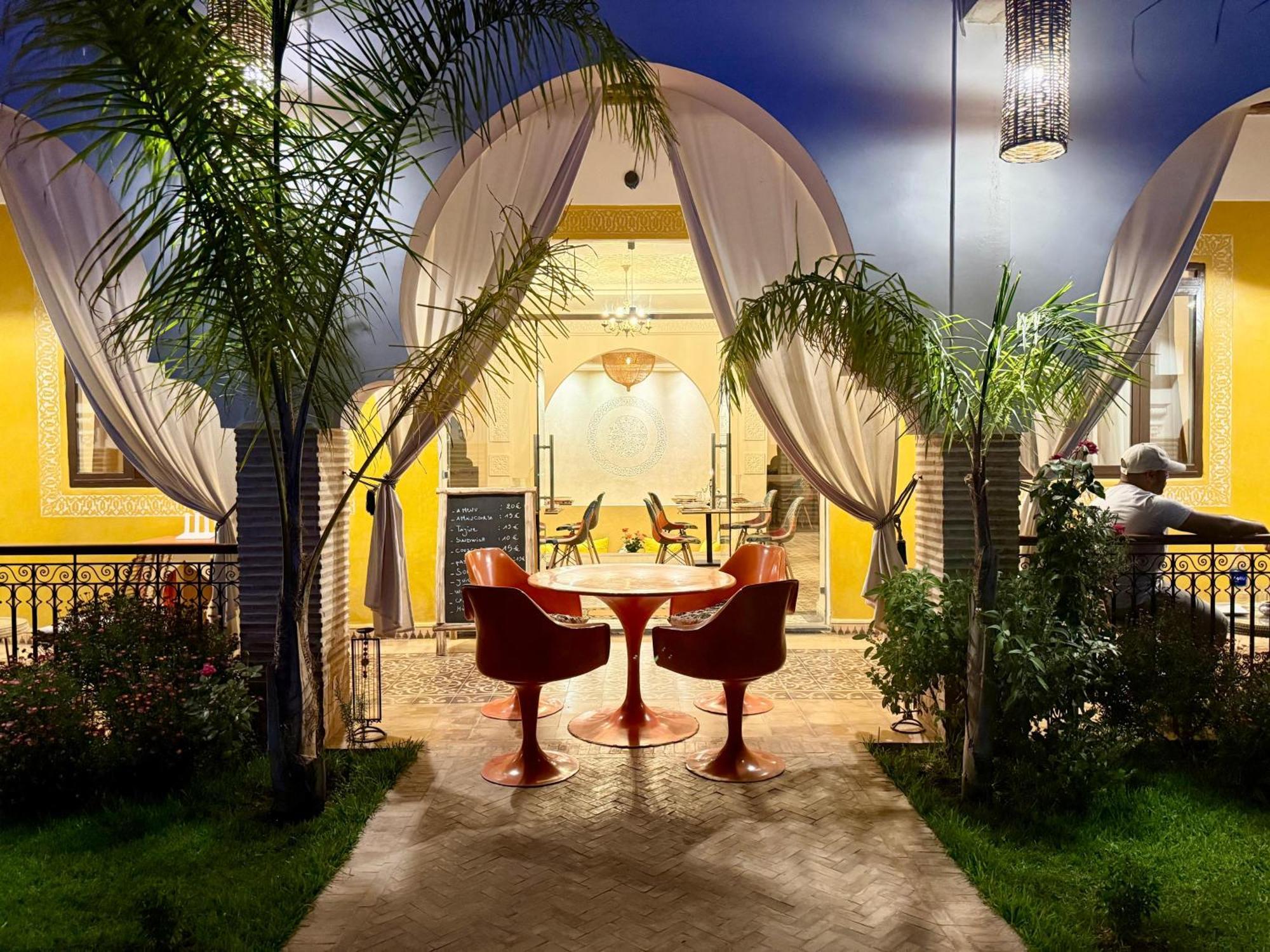 Riad Safran Ralya Bellouk Luaran gambar